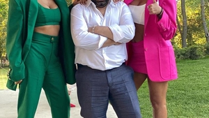 Gelozia, bat-o vina! Cum a reacționat Florin Salam când Roxana Dobre a început să danseze lasciv în fața tuturor la ziua ei de naștere. VIDEO