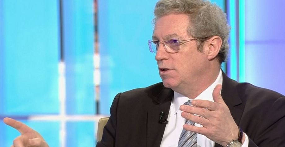 Medicul Adrian Streinu-Cercel, apel către autorități: ”Am rugat să spele bine străzile. Acest virus parşiv se ascunde în praf şi mizerie”