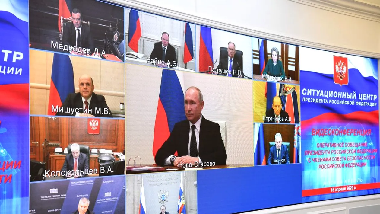 Imagini incredibile. Vladimir Putin s-a plictisit de coronavirus. Cea mai mare vulnerabilitate a liderului rus, descoperită de abia acum