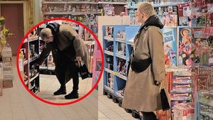 Am aflat care este plăcerea lui “vinovată”, la 49 de ani. Vedeta pe care nu te așteptai să o vezi într-un magazin cu jucării