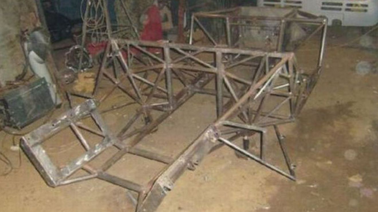 Nu si-a permis sa isi cumpere masina visurilor sale asa ca... si-a construit-o singur! Cum arata acest McLaren F1