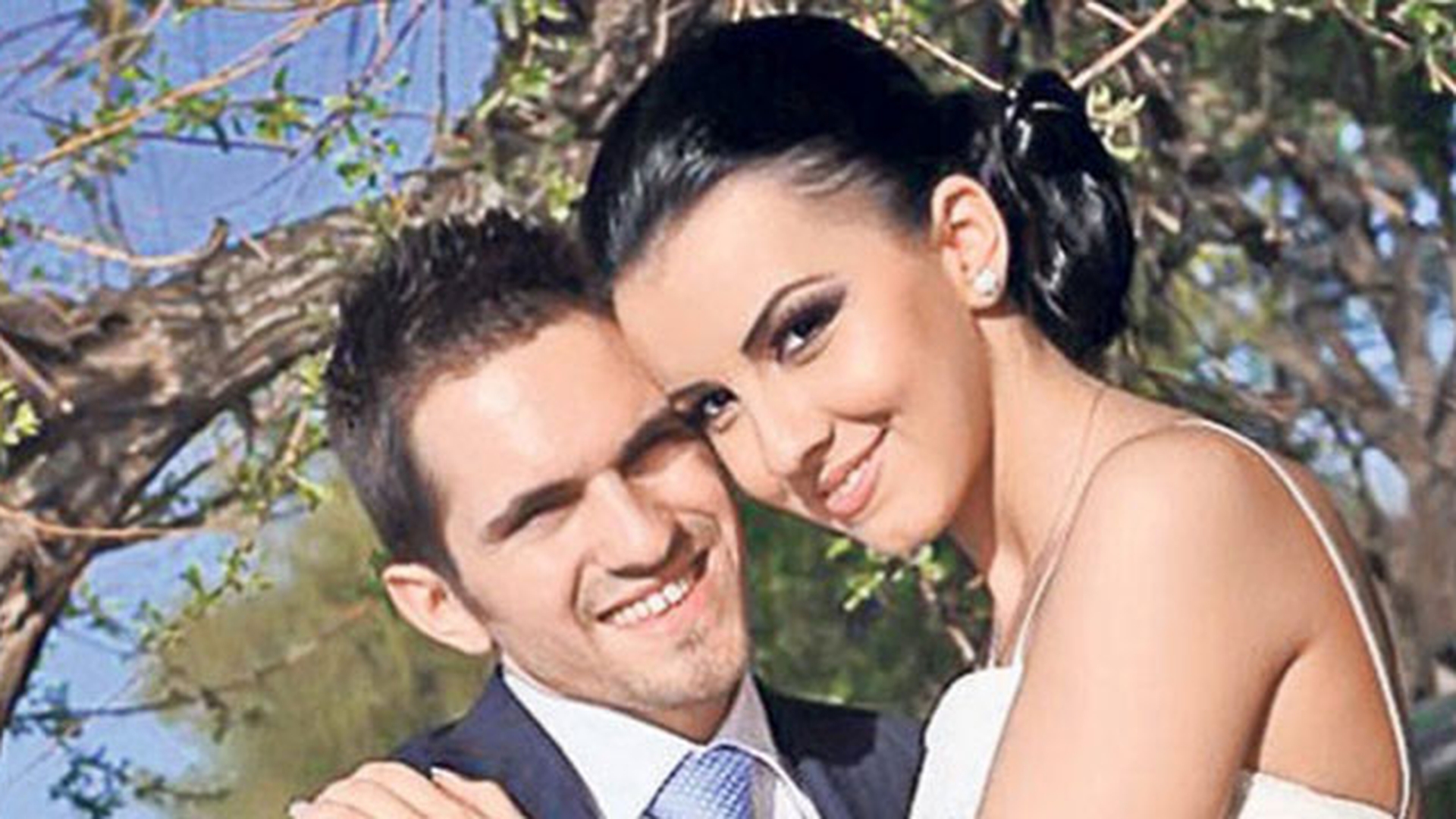 Cornelus Dinu, un tatic de nota 10! Vezi cum ii da sa manance fetitei lui si cat de frumoasa e micuta Natalia
