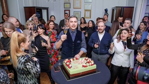Alexandru Ciucu a împlinit 44 de ani! Ce invitați surpriză a avut și ce artistă celebră a întreținut atmosfera