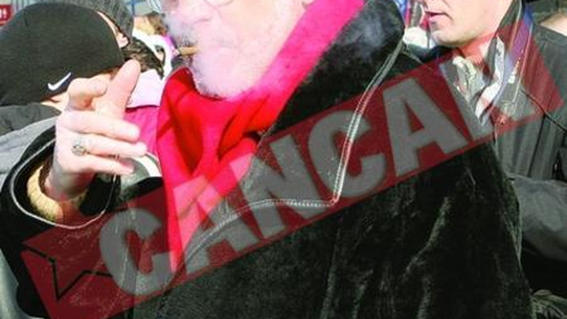 Dinu a glumit pe seama fetei lui Netoiu