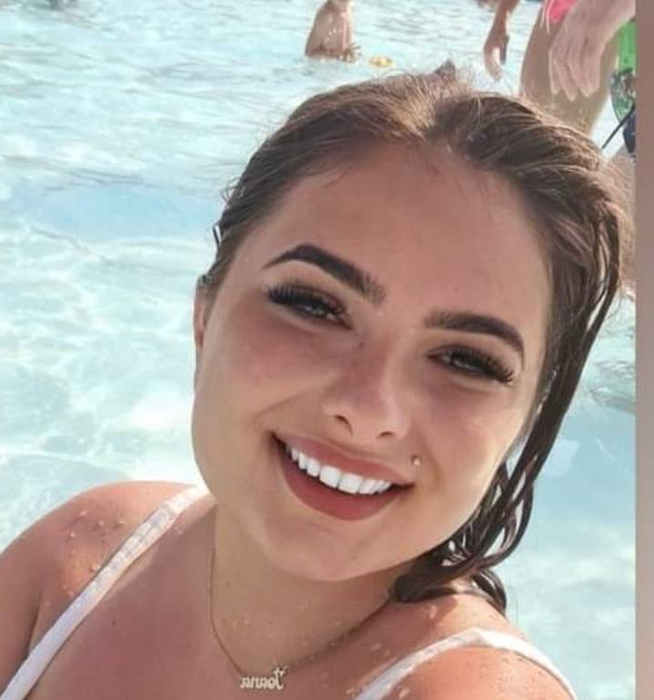 Ioana Beatrice lucra ca vânzătoare în magazinul în care a fost ucisă chiar de șeful ei foto: Facebook
