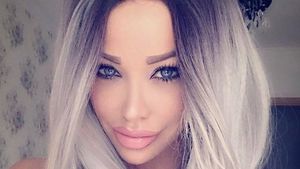 Bianca Drăguşanu a îmbrăcat din nou rochia de mireasă! Blonda a ales un model sirenă, cu trenă lungă