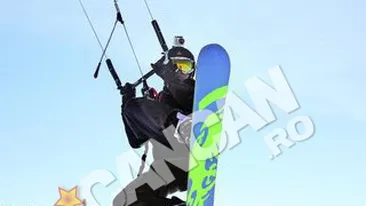 Ei vor participa la cel mai mare festival de snowkite din Romania. Schiori zburatori la Sinaia