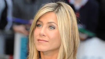 Jennifer Aniston s-a hotarat! Daca nu ma cere sau nu suntem casatoriti pana la sfarsitul anului, o terminam