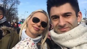 JOJO i-a dat replica lui MIRCEA BADEA, după ce a fost aspru criticată că a mers la proteste cu fetiţa ei de doar trei săptămâni