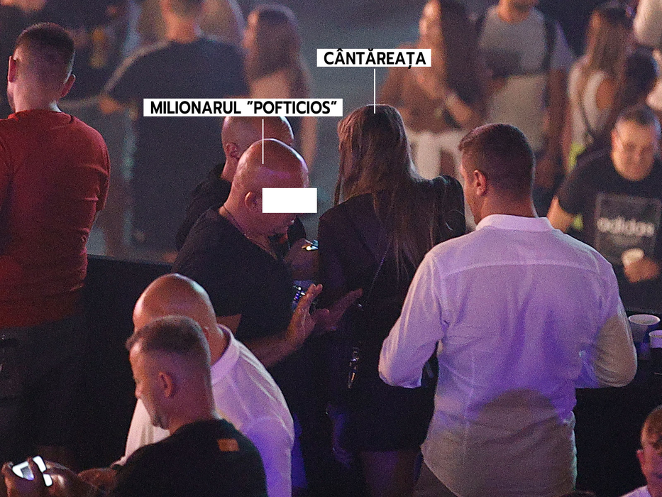 Cântăreața e cu ochii către mulțime (Foto: CANCAN.RO)