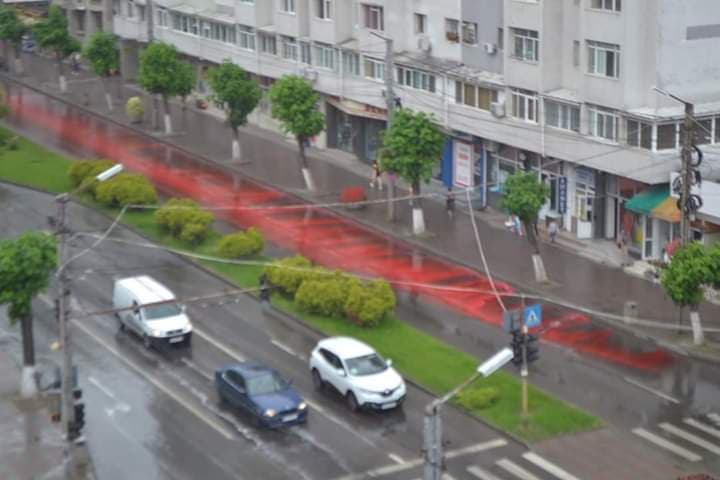 Strada s-a înroșit pur și simplu
