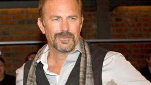 VIDEO Kevin Costner se afla in Romania! "V-ati luat tara inapoi acum 20 de ani! Sunteti puternici!"