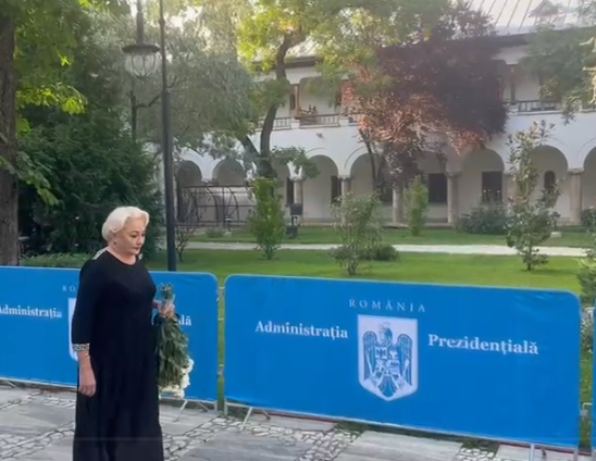 Cum a apărut Viorica Dăncilă la priveghiul lui Ion Iliescu? Toate privirile s-au întors către ea