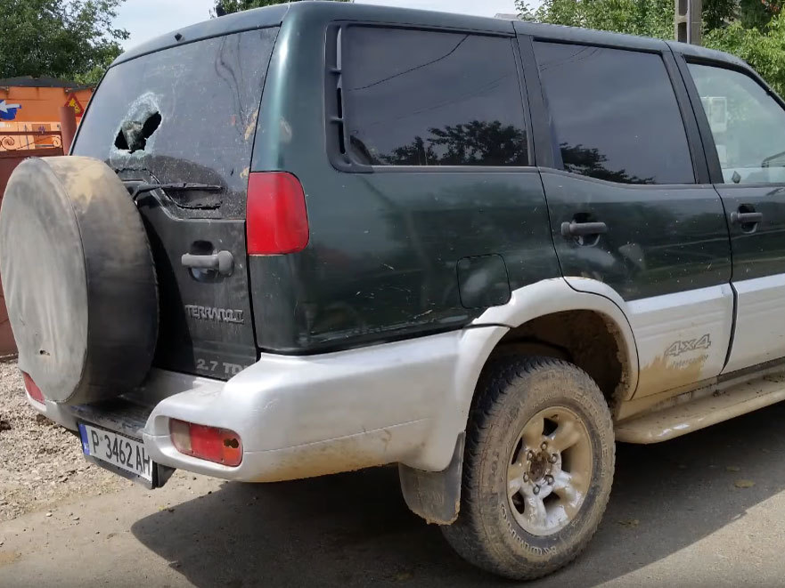 Primarul a fost atacat de hoţii de lemne, iar apoi soţia şi tatăl i-au murit otrăviţi cu antigel