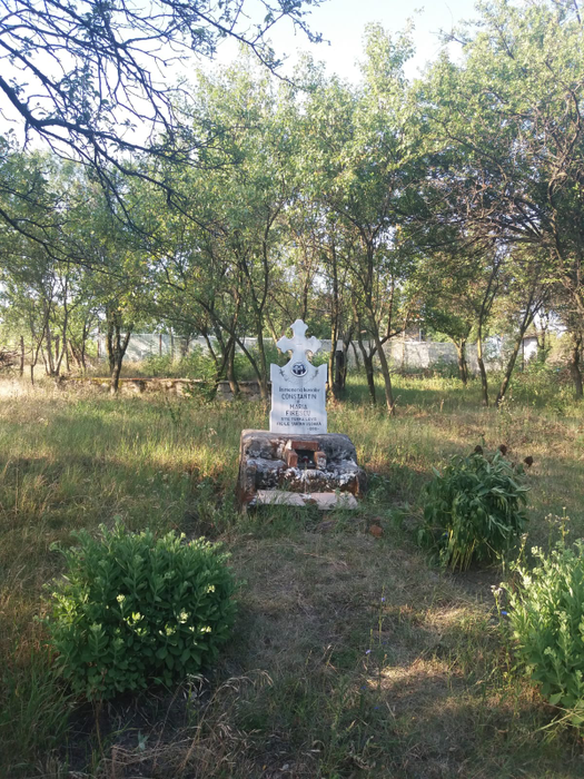 Nici în cimitir nu e înghesuială