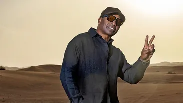 Legenda anilor ’90 se întoarce în România. Povestea iubirii care l-a adus din nou aici