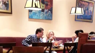 Este vesnic la dieta, dar nu refuza niciodata o ceafa de porc bine facuta! Viorica de la Clejani nu mamaca, devoreaza!