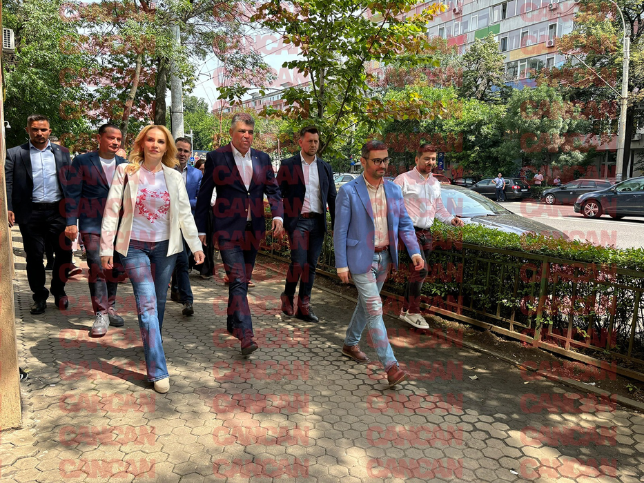 Gabriela Firea a fost însoțită la secția de votare, de președintele PSD, Marcel Ciolacu, de primarii sectoarelor 3 și 4, Robert Negoiță și Daniel Băluță, dar și de președintele PSD Sector 1, Petre Florin Manole / sursă foto: Cancan.ro