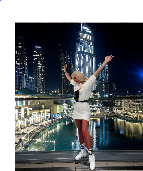 Loredana Chivu se află la plajă, în Dubai, dar acasă are probleme cu proprietarul spatiului pe care l-a închiriat