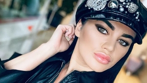 Carmen de la Sălciua, fără machiaj și cu ochii umflați, la scurt timp de la despărțirea de Culiță! Artista e de nerecunoscut