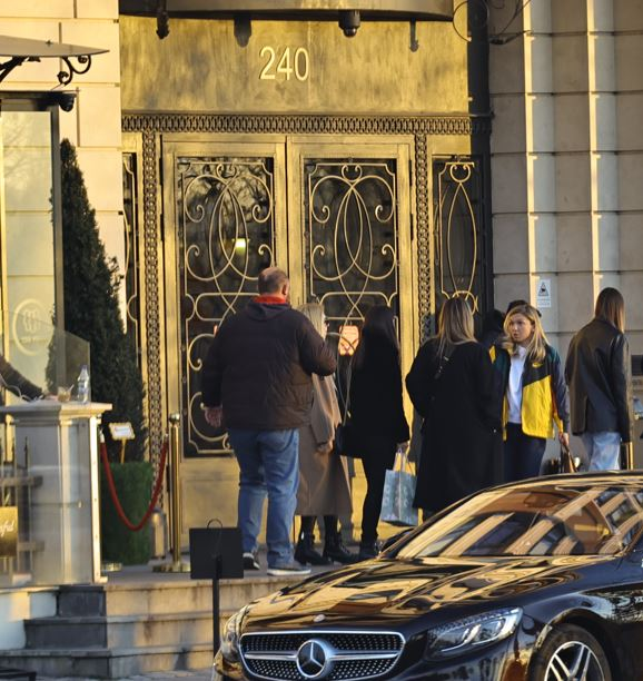 Cum s-a asortat Simona Halep, pentru ieșirea la restaurant (Foto: CANCAN.RO)