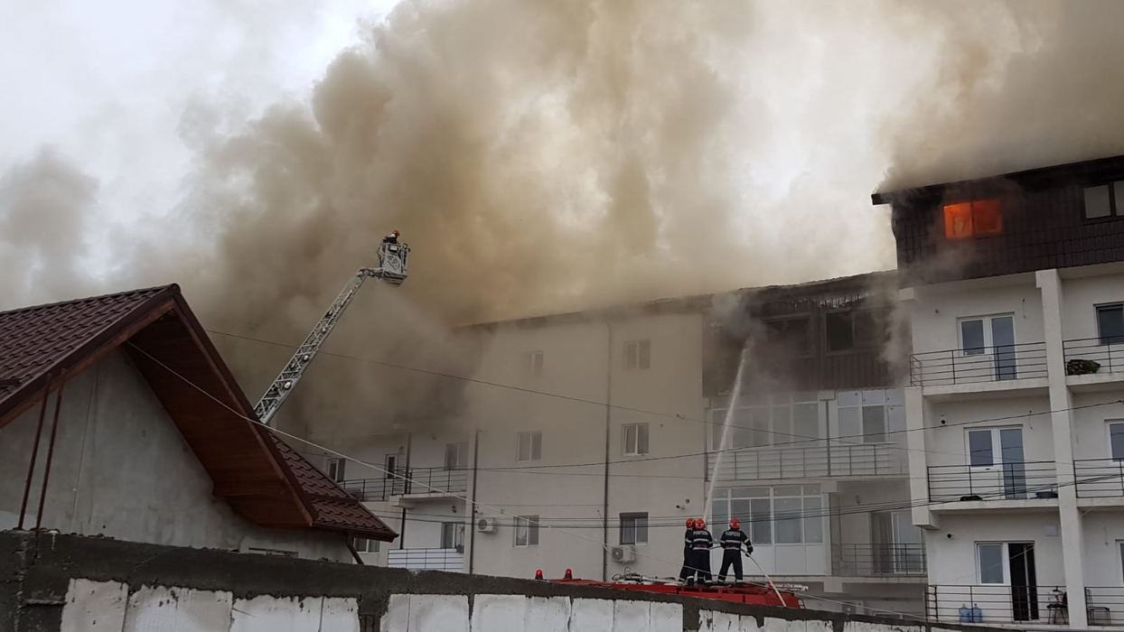 Incendiu puternic în Chiajna! 20 de autospeciale trimise la fața locului
