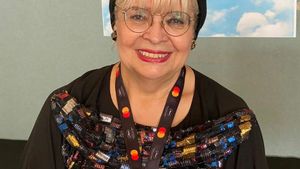 Irina-Margareta Nistor își sărbătorește ziua de naștere în cadrul unui eveniment unic: „Chuck Norris vs. Inegalabila Irina-Margareta Nistor”