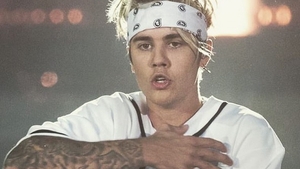 JUSTIN BIEBER a fost dat în judecată pentru că a „furat“ un refren! Cu siguranţă ai fredonat şi tu melodia