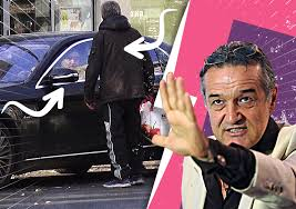 Gigi Becali consideră că FCSB este jucăria lui și de aceea își permite să intervină la schimbări