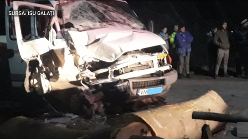Grav accident în Galați. Un copil și mama sa au ajuns la spital după ce mașina în care se aflau a luat foc