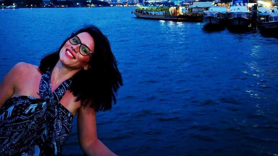 Andreea Cristea, tânăra ucisă în atentatul terorist din Londra, este condusă pe ultimul drum! Ambasadorul Marii Britanii a venit la înmormântare
