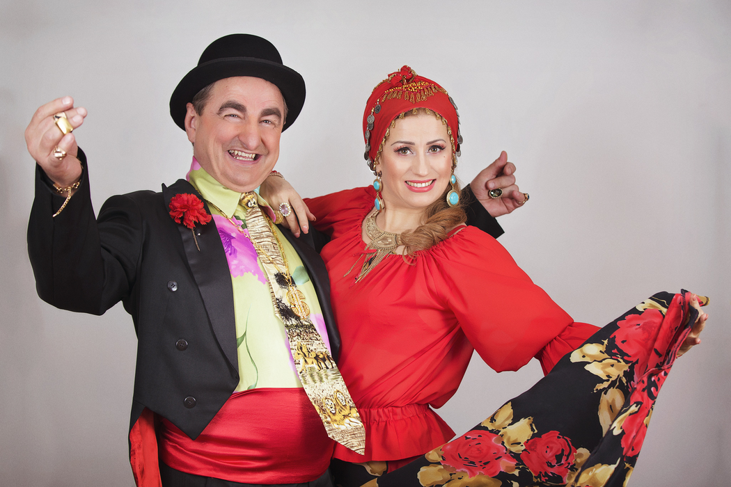 Valentina Fătu și Vasile  Muraru au grijă ca marii actori ai teatrului să fie pomeniți într-un mod special