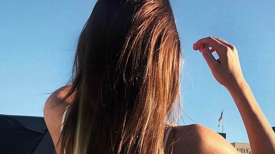 Ce a pățit o studentă de 22 de ani după ce și-a dat întâlnire cu un bărbat care a "agățat-o" pe Tinder. S-au văzut, au băut alcool, s-au retras într-o cameră de hotel și... ce a urmat întrece orice imaginație