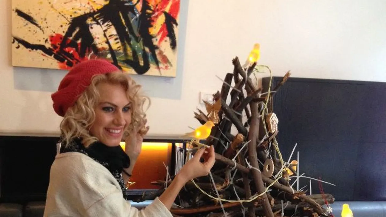 Iesit din tipare! Amna si-a tras un brad de Craciun nonconformist si trasnit