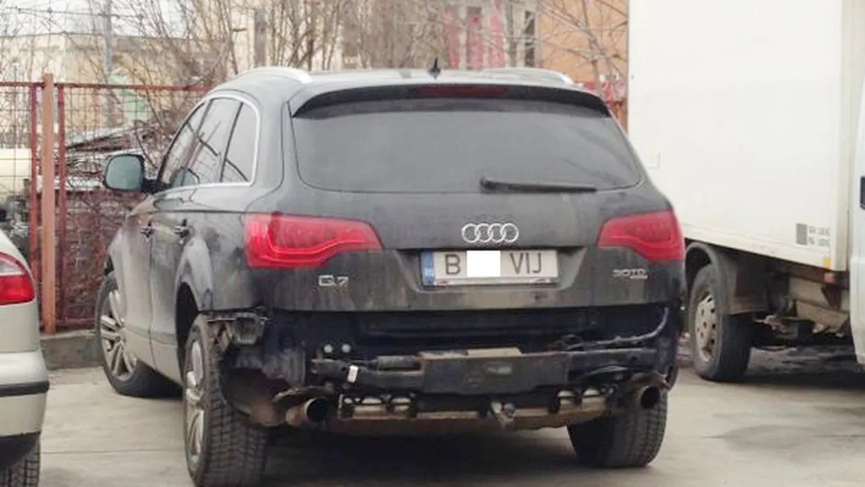 Vali Vijelie a ramas fara masina! Manelistul a dus-o in service dupa ce s-a trezit fara bara din spate!