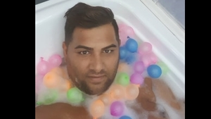 Bombă în showbiz! Cântărețul, gol pușcă în cadă: ”Selly, dragul meu, te invit să faci o baie cu mine!” EXCLUSIV VIDEO