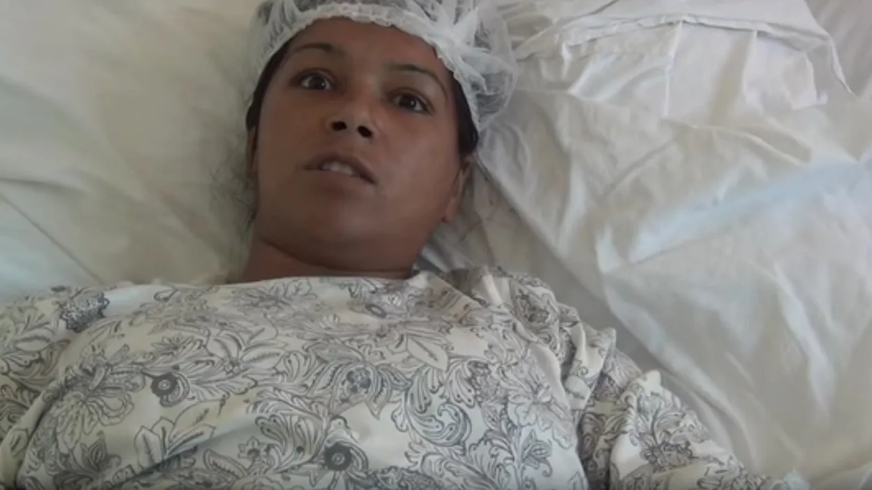 VIDEO / Mărturiile de coşmar ale dansatoarei la bară, înjunghiată de soţul ei: “Nu e prima dată când vrea să mă omoare. Mi-a tăiat plămânul, îmi sunt tăiate tendoanele de la mână.”