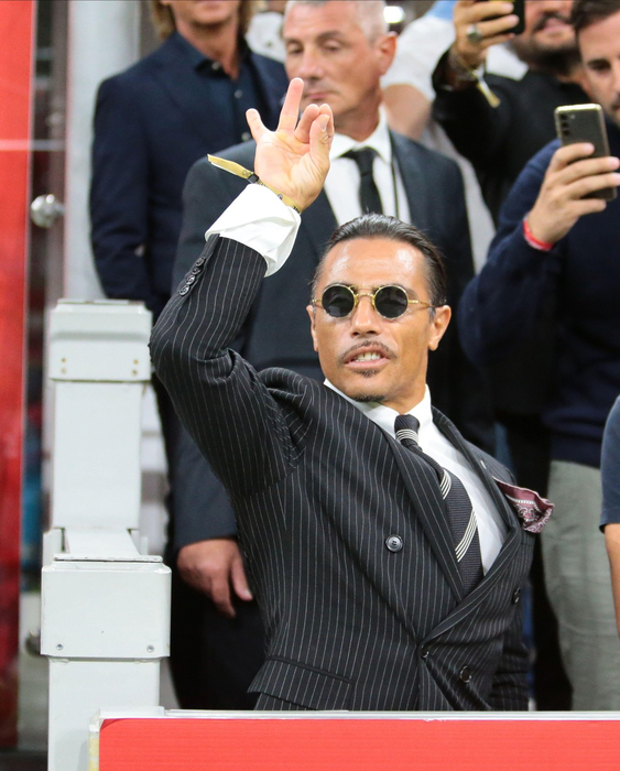 Milano, Italia. 18 septembrie 2022. Nusret aka Salt Bae în timpul meciului de fotbal din Serie A italiană dintre Ac Milan și Napoli pe 18 septembrie 2022, Giuseppe Meazza, stadionul San Siro, Foto: Profimedia