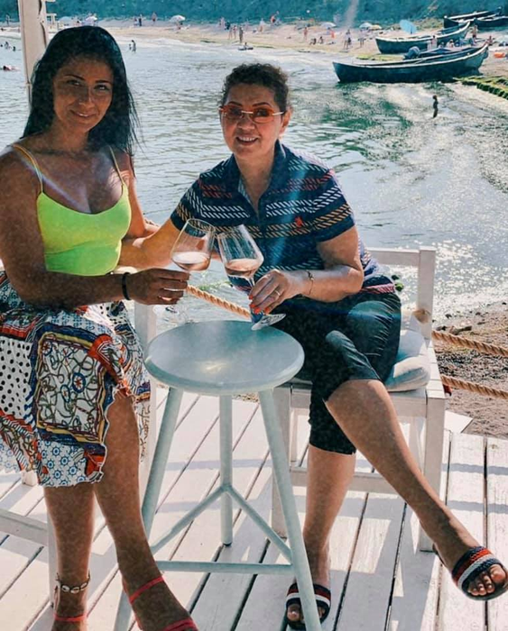Primele poze cu Minodora în costum de baie, după ce a slăbit 38 de kg! A zis că nu se va fotografia nici pe bani astfel, dar s-a răzgândit