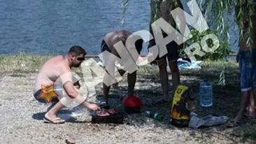 In cel mai calduros weekend din an, bucurestenii au iesit la iarba verde! Fetele au facut topless, baietii au incins gratarul, iar cei mai in varsta au stat la plaja!