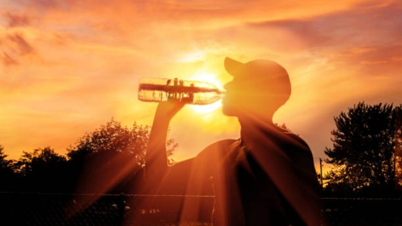 E cod roşu, dar apogeul nu e acum! ANM a emis prognoza meteo şi anunţă 42 de grade în România