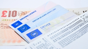 Permis de conducere de la 16 ani. Ce condiții trebuie să îndeplinești și ce se întâmplă cu examenul auto