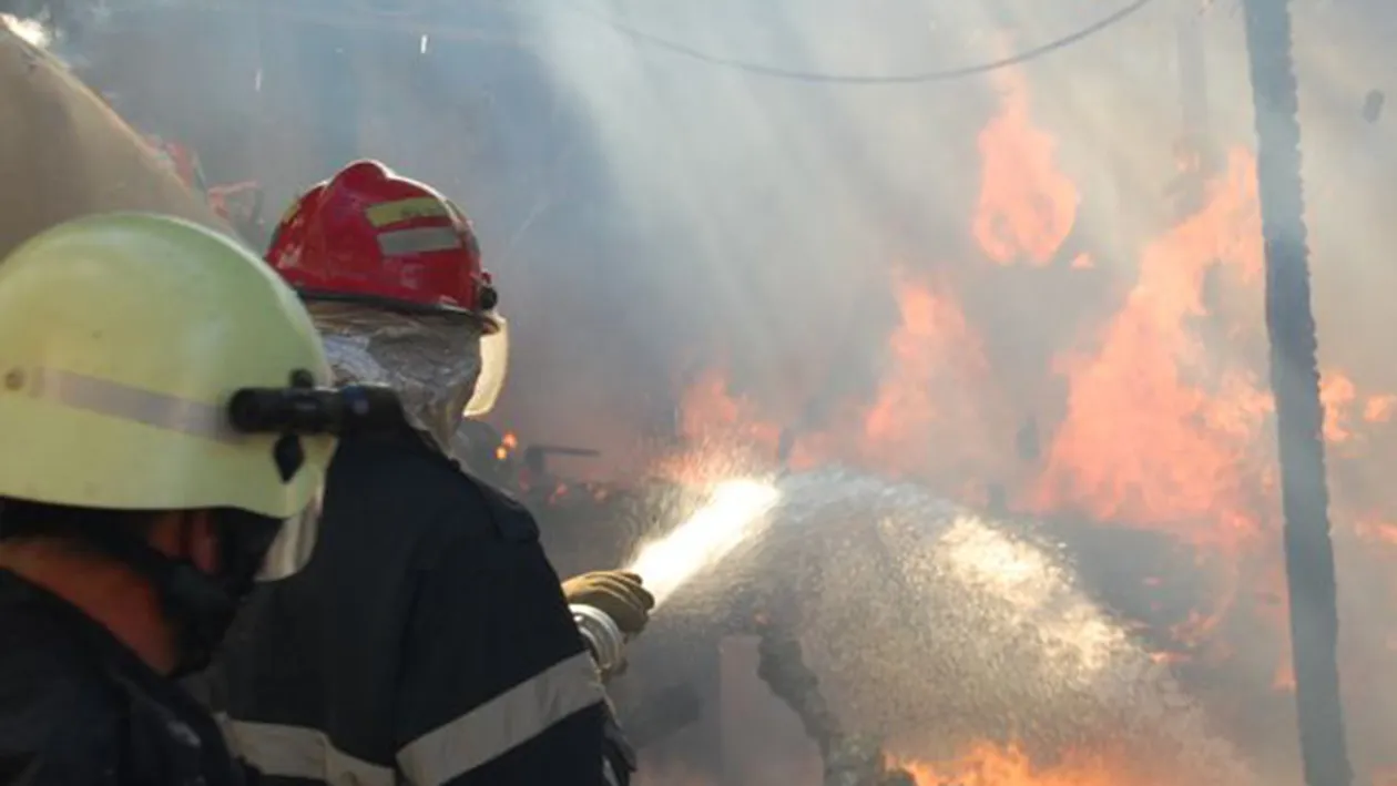 ULTIMA ORA! Incendiu puternic la unul dintre cele mai cunoscute hoteluri din Mamaia