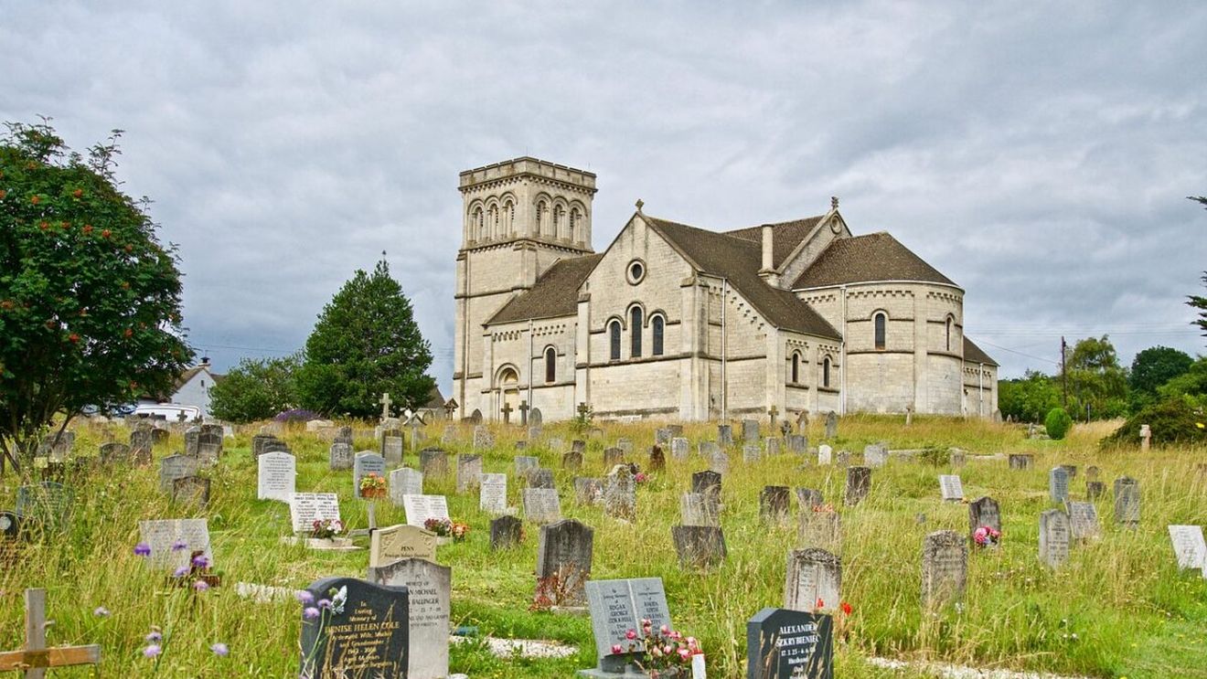 Amendă de 4.000 de lei pentru toți românii care merg la cimitir, dar aleg să ignore această lege