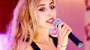 LOREDANA FIERARU, despre care se spunea că este ,,noua ANDRA’’, s-a tranformat complet! Cum arată şi cu ce se ocupă acum tânăra