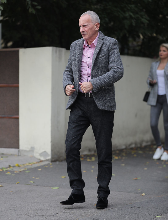 "Milionarul singuratic" este îmbrăcat la patru ace