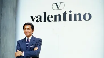 Italienii îi aduc un ultim omagiu lui Valentino Garavani. Coadă la capela unde a fost depus trupul creatorului de modă