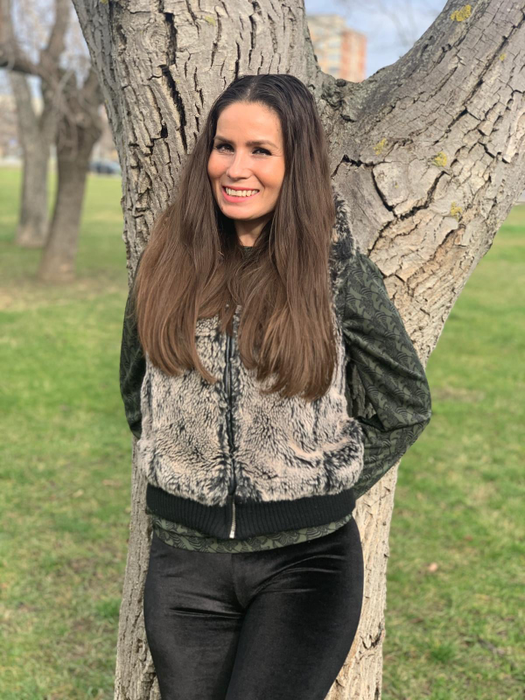 Atenție, bărbați! Cântăreața de muzică populară s-a despărțit de iubit: ”Gospodină, frumoasă, sexy, fac de toate, sunt singură!”