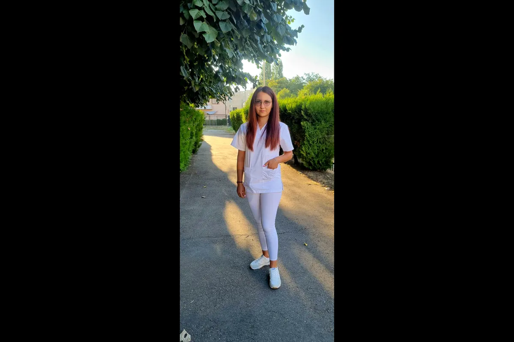 Luiza Bănulescu, tânăra care a murit după ce a născut prin cezariană, a fost condusă pe ultimul drum. Dezvăluirile dureroase ale soțului ei: ”Cu astea am rămas”