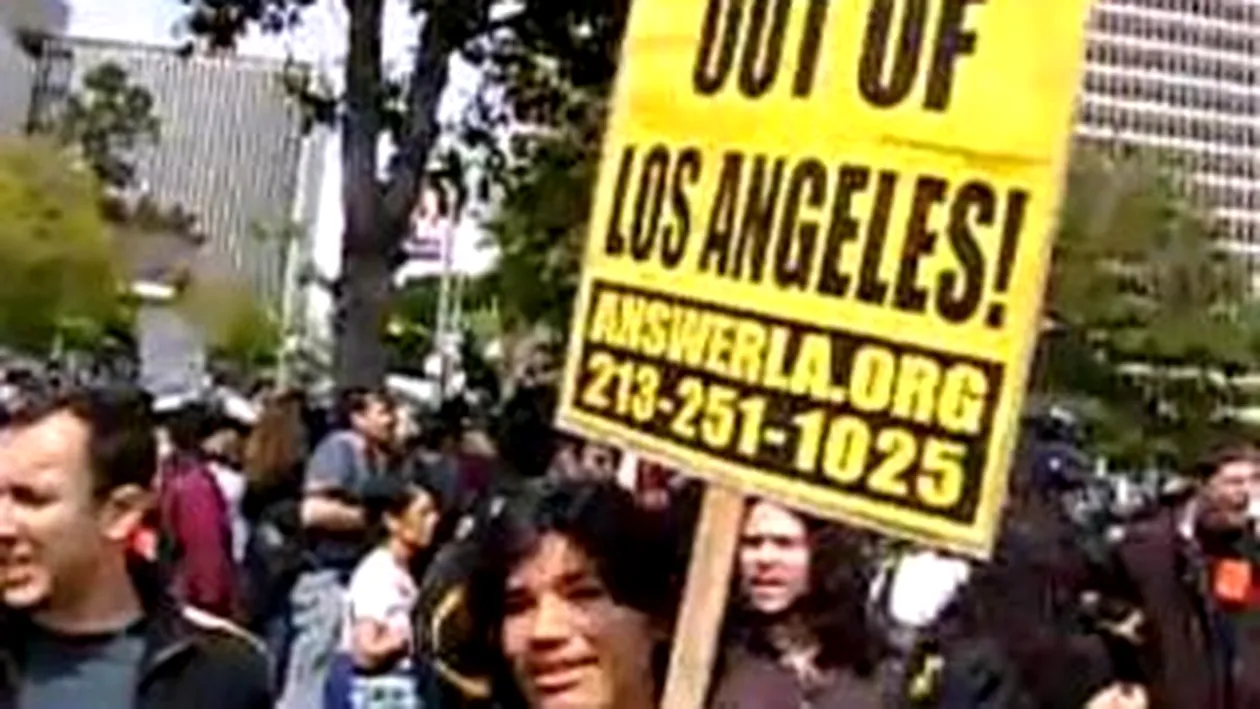 VIDEO Doi raniti si cinci arestati, in urma unui miting al neo-nazistilor din Los Angeles